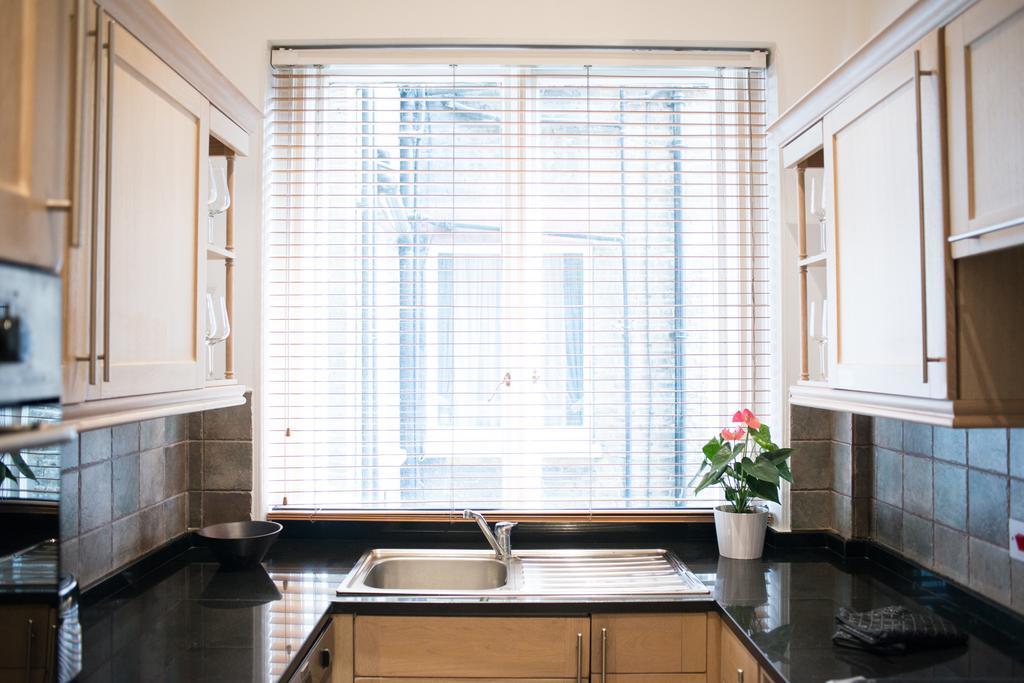 Luxton Apartments - Knightsbridge London Bagian luar foto